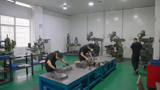 Molde de soplado de botellas de plástico de precisión personalizado, molde para botellas PET de diferentes formas